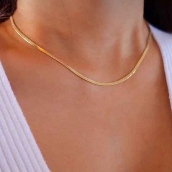 Vintage Jewelry - Vintage 18k Gold Snake Chain Choker Necklace